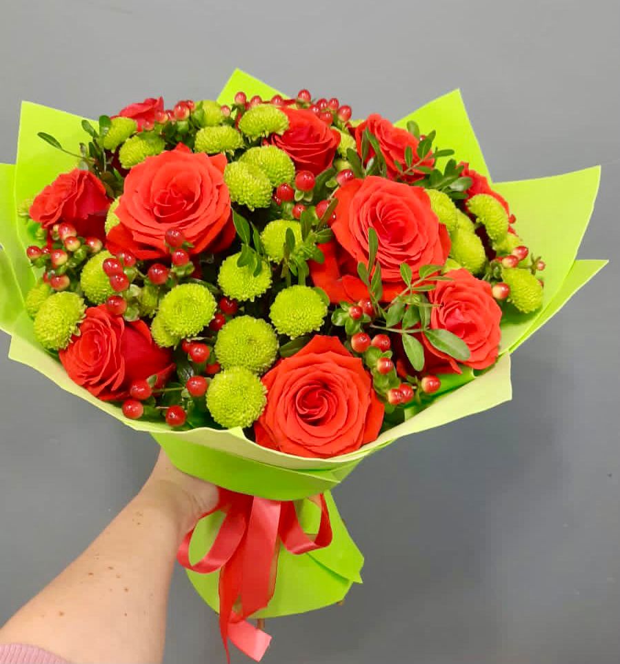 Букет цветов из: Хризантемы и Розы в Победе