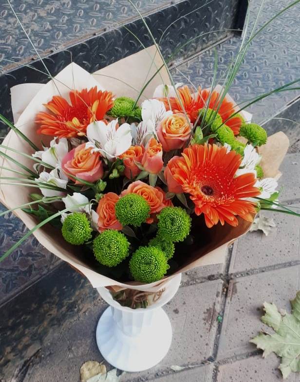 Букет цветов из: Герберы, Хризантемы, Альстромерии и Розы в Победе