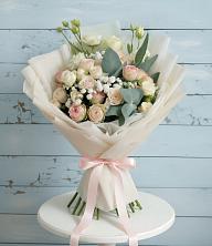 Букет цветов из:  Розы и Лизиантусы в Победе