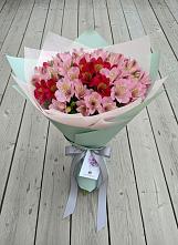 Букет цветов из:  Альстромерии #REPLACE_PRED# Победе