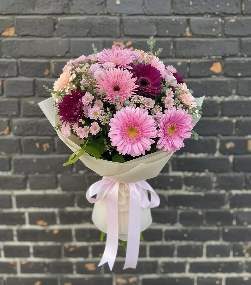 Букет цветов из: Герберы и Хризантемы в Победе