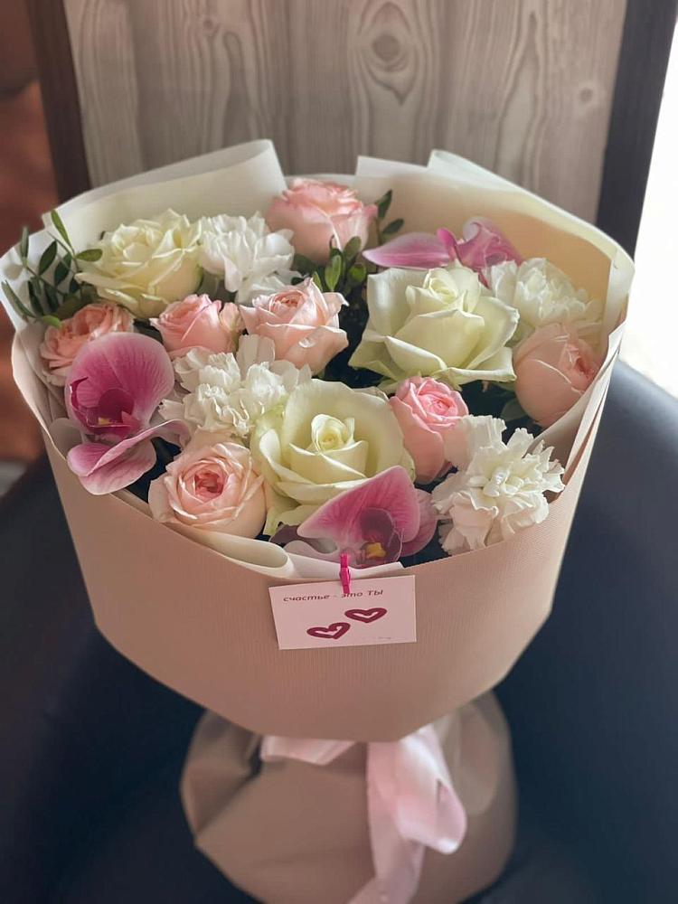 Букет цветов из: Орхидеи, Розы и Гвоздики в Победе