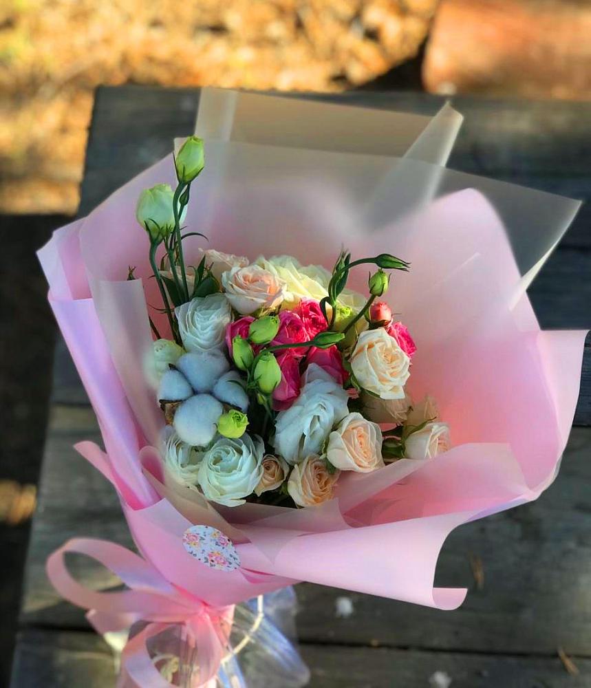 Букет цветов из: Розы и Лизиантусы в Победе