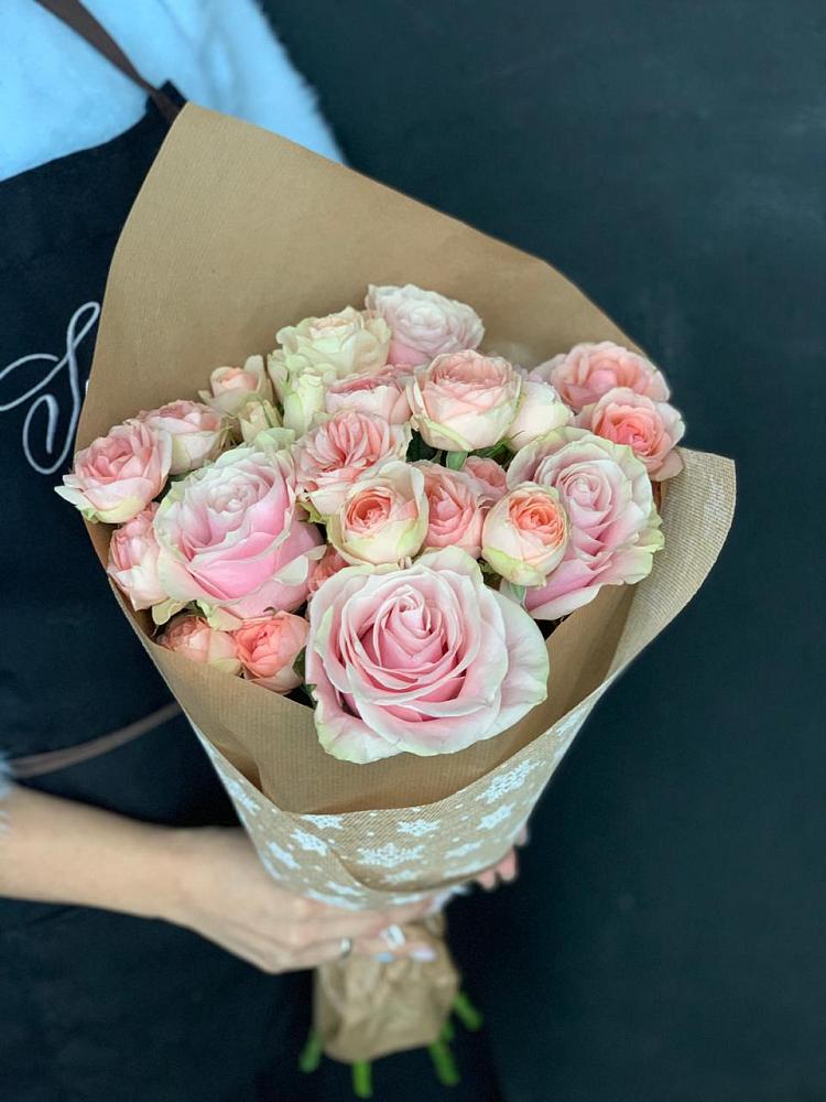 Букет цветов из: Хризантемы и Розы в Победе