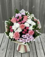 Букет цветов из:  Альстромерии, Гвоздики, Розы и Хризантемы в Победе