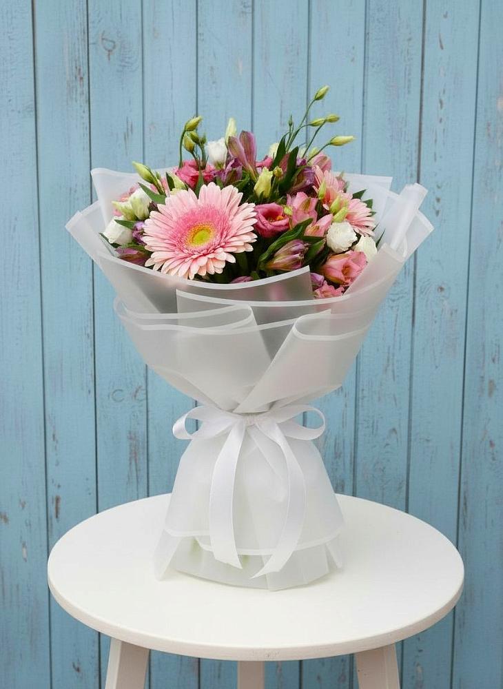 Букет цветов из: Герберы, Альстромерии и Лизиантусы в Победе