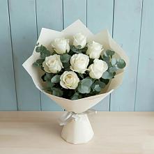 Букет Белые розы в Эвкалипте в Победе