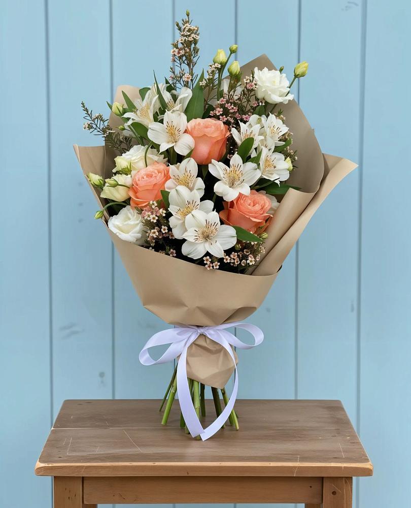 Букет цветов из: Альстромерии, Лизиантусы, Розы и Хризантемы в Победе