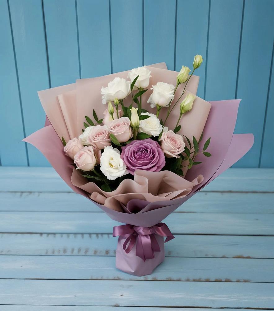 Букет цветов из: Розы и Лизиантусы в Победе